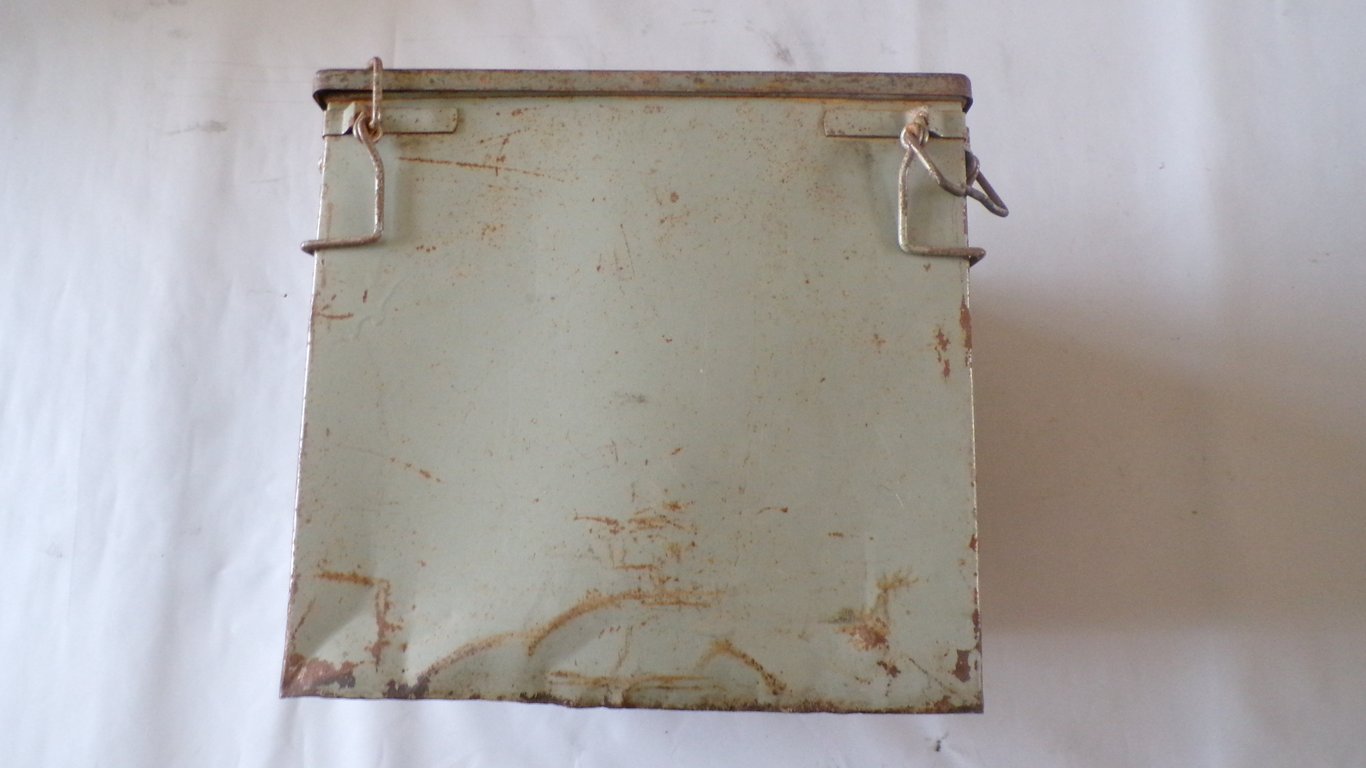 Wetterfester Behälter für Fallschirmgerät