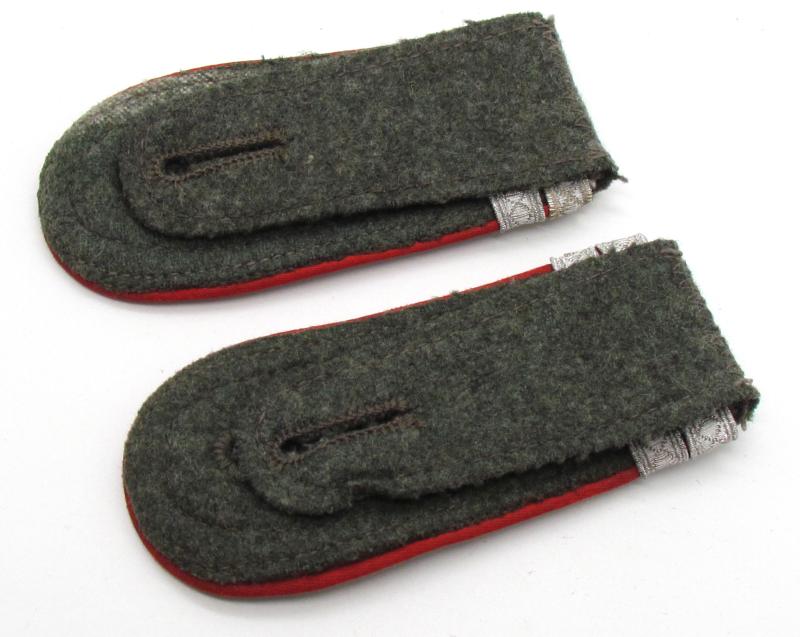 Wehrmacht (Heer) M40 Feldwebel Artillery.(Offiziersanwärter) shoulder boards