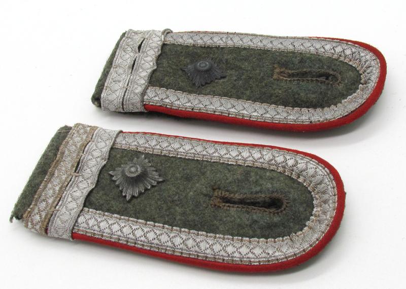 Wehrmacht (Heer) M40 Feldwebel Artillery.(Offiziersanwärter) shoulder boards