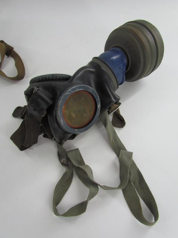 WH/SS Gasmask Cannister With M38 Gasmask and Filter