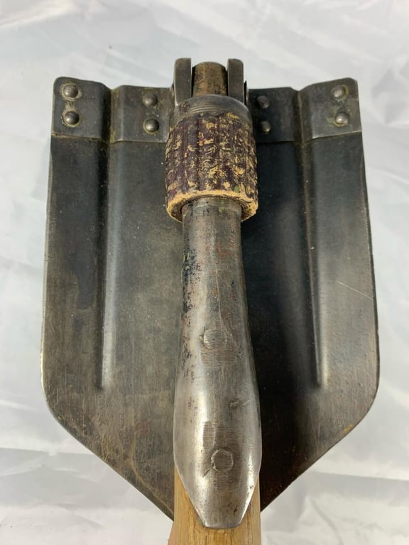 German Folding Shovel with Carrying Case, 1st Model -1941-