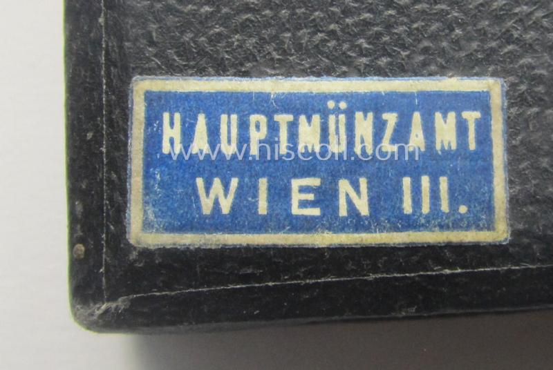 'Verwundeten-Abzeichen in Gold' being a non-maker-marked- and typical 'Buntmetall'-based (ie. 'thin-pinned'!) example that comes stored in its maker- (ie. 'Hauptmünzamt - Wien'-) marked etui as issued