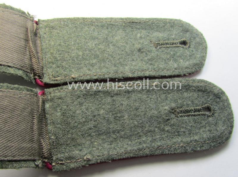 Pair of early- (ie. mid-) war-period so-called: 'M40 o. M43'-pattern, WH (Heeres) EM-type shoulderstraps as piped in the 'bordeaux'-coloured branchcolour as intended for a: 'Soldat eines (Nebel)Werfer-Rgts. o. Abtlgs.'