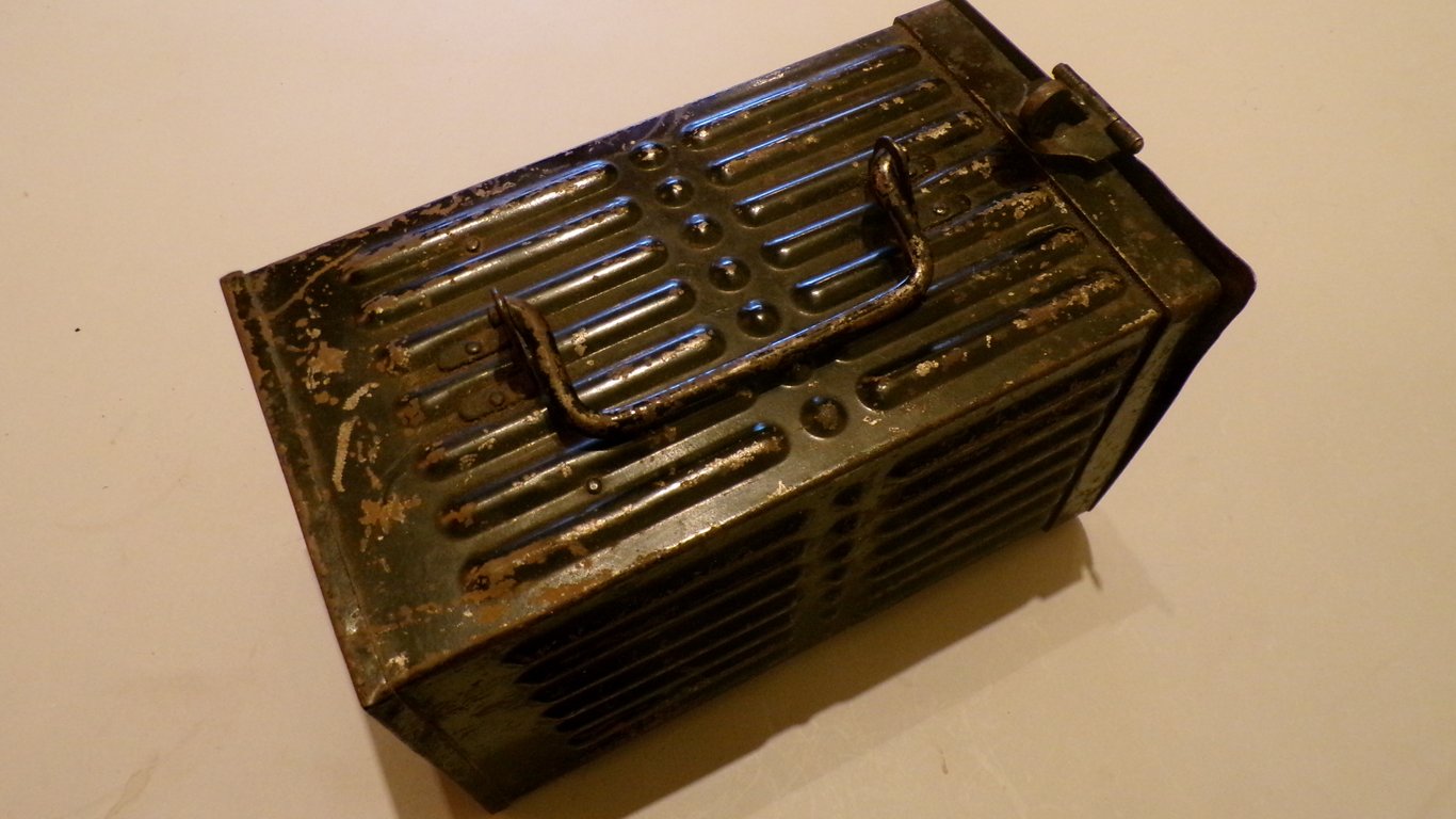 Italian / German Army Coffee Grinder (Feldküche / Kaffeemühle)