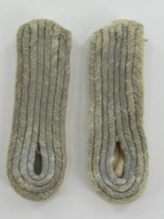 Wehrmacht Heer Leutnant Shoulder Boards