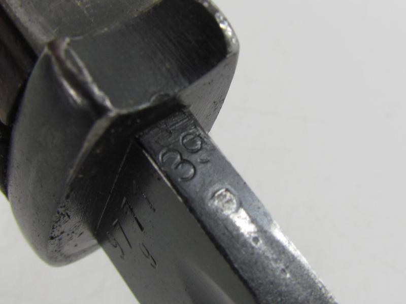 Non Matching K98 bayonet by E. Pack & S 1939 With Frog