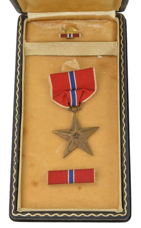 US WW2 Bronze Star set in Case