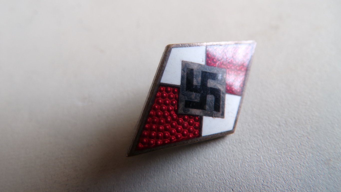 Hitler Youth Membership Pin - RZM M1/13