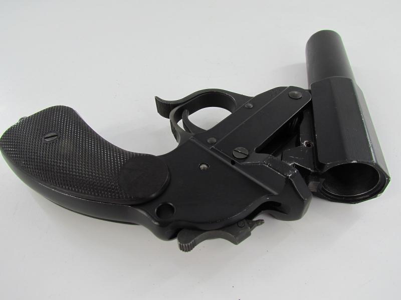 LP34 Aluminum flare gun marked ac40