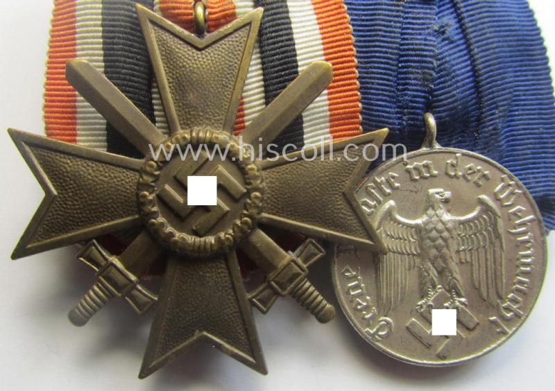 2-pieced, WH (Heeres o. Kriegsmarine) medal-bar (ie.: 'Doppelspange') resp. showing a: 'KvK II. Kl. Mit Schw.' and a: 'WH-DA der 4. Stufe'