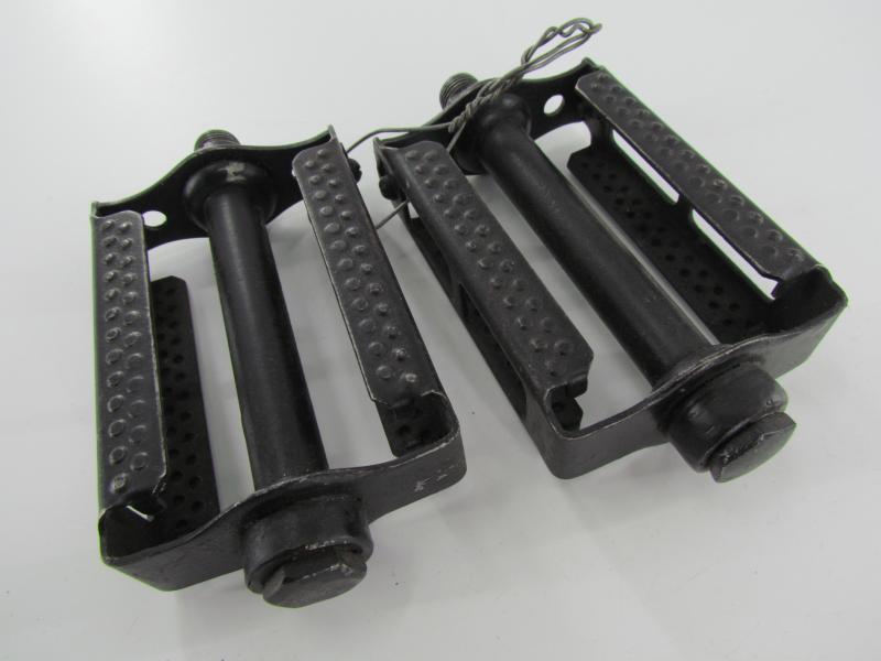 German 'Truppenfahrrad' bicycle Pedals