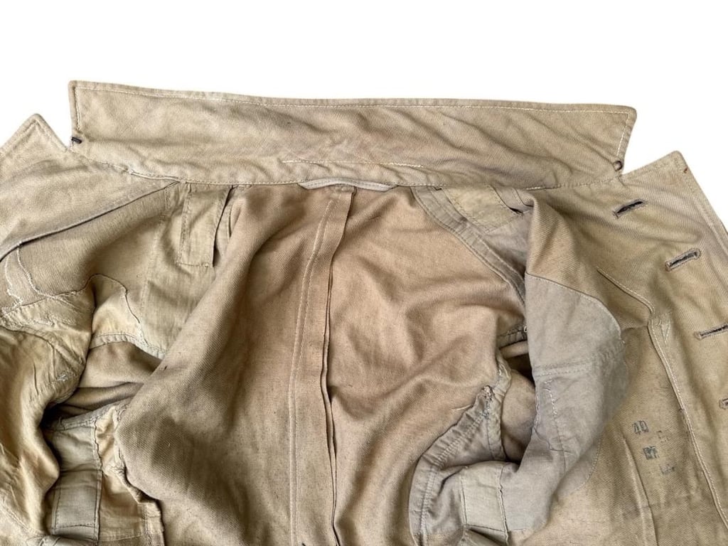 Luftwaffe 4 pocket tropical tunic with insignia, near mint condition