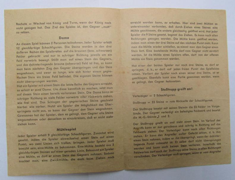 Neat - and most certainly unusual! - WH 'Feldpost' game-box (simply entitled: 'Spiel mit'), containing 2 carton-based boards and various accompanying- (and also carton-based-) accessories