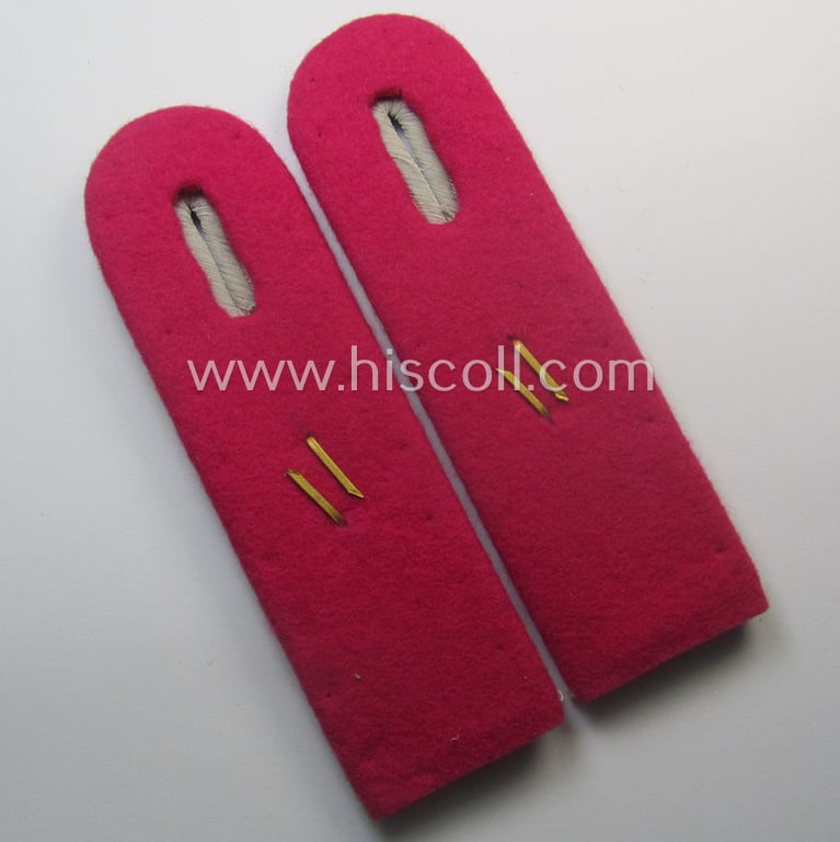 WH (Heeres), 'cyphered' officers'-type shoulderboard-pair as was intended for a: 'Leutnant einer Veterinär-Abtlgs.'