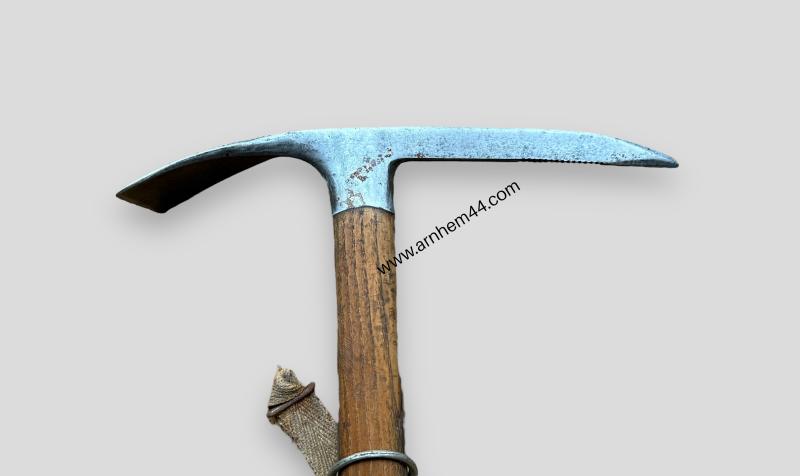 Gebirgsjäger Eispickel