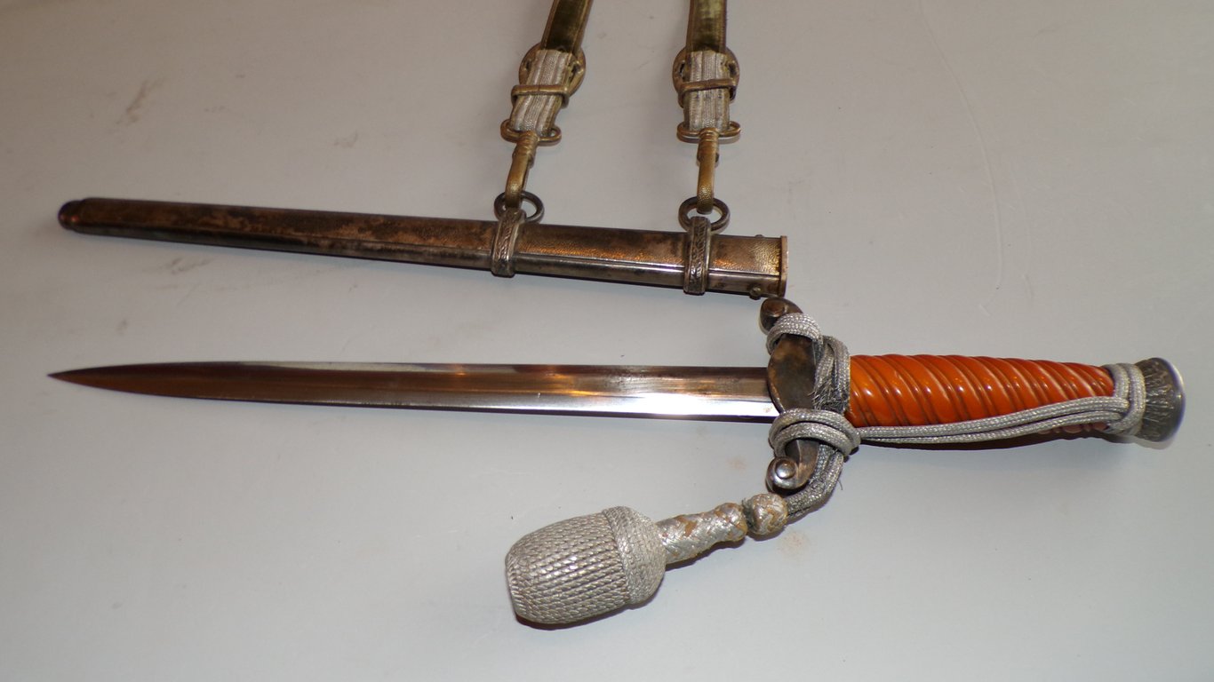 Rare and early A. Henckels army dagger
