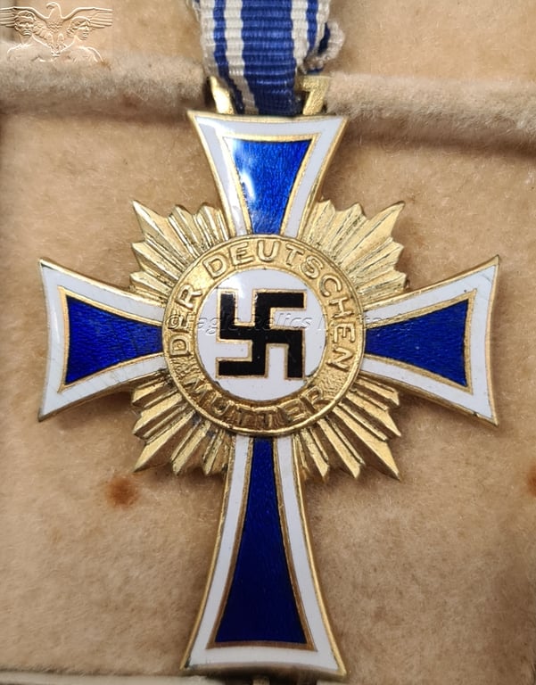 Cased Mothers Cross in Gold