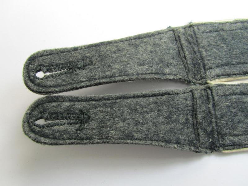 Attractive - and fully matching! - pair of WH (Heeres), early-war-period- (ie. 'M36'- ie. 'M40'-pattern, 'tailor-made') NCO-type shoulderstraps as was intended for usage by an: 'Unteroffizier eines Infanterie-Regiments'