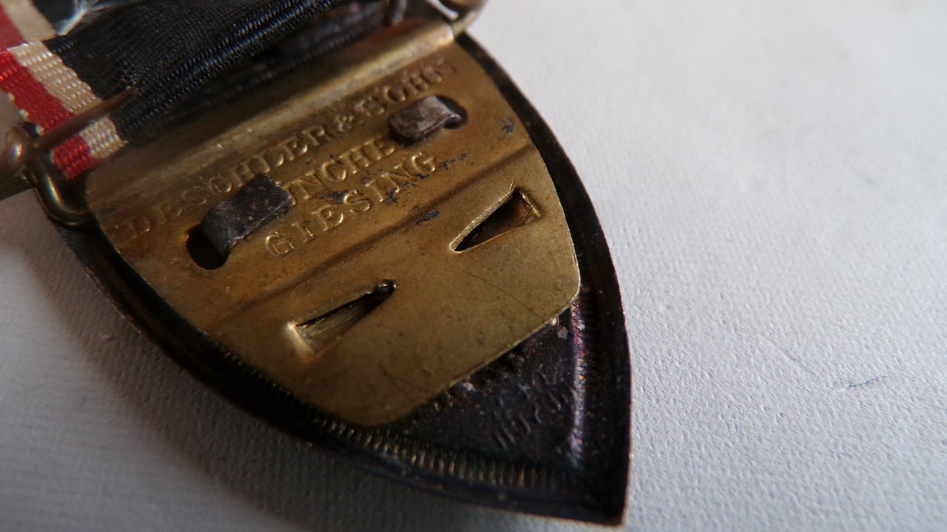 Bayer Kriegerbund membership badge 1874