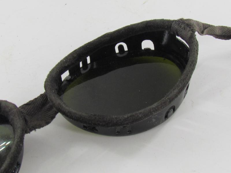 WH/SS aluminum Sun/Dust Goggles in Original Case