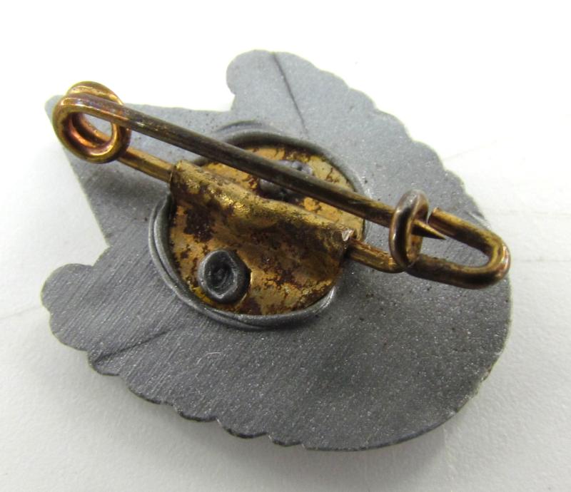 Hitler Youth (HJ) Siegernadel 1942