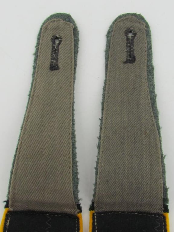 Wehrmacht (Heer) M36 cavalry EM shoulder boards