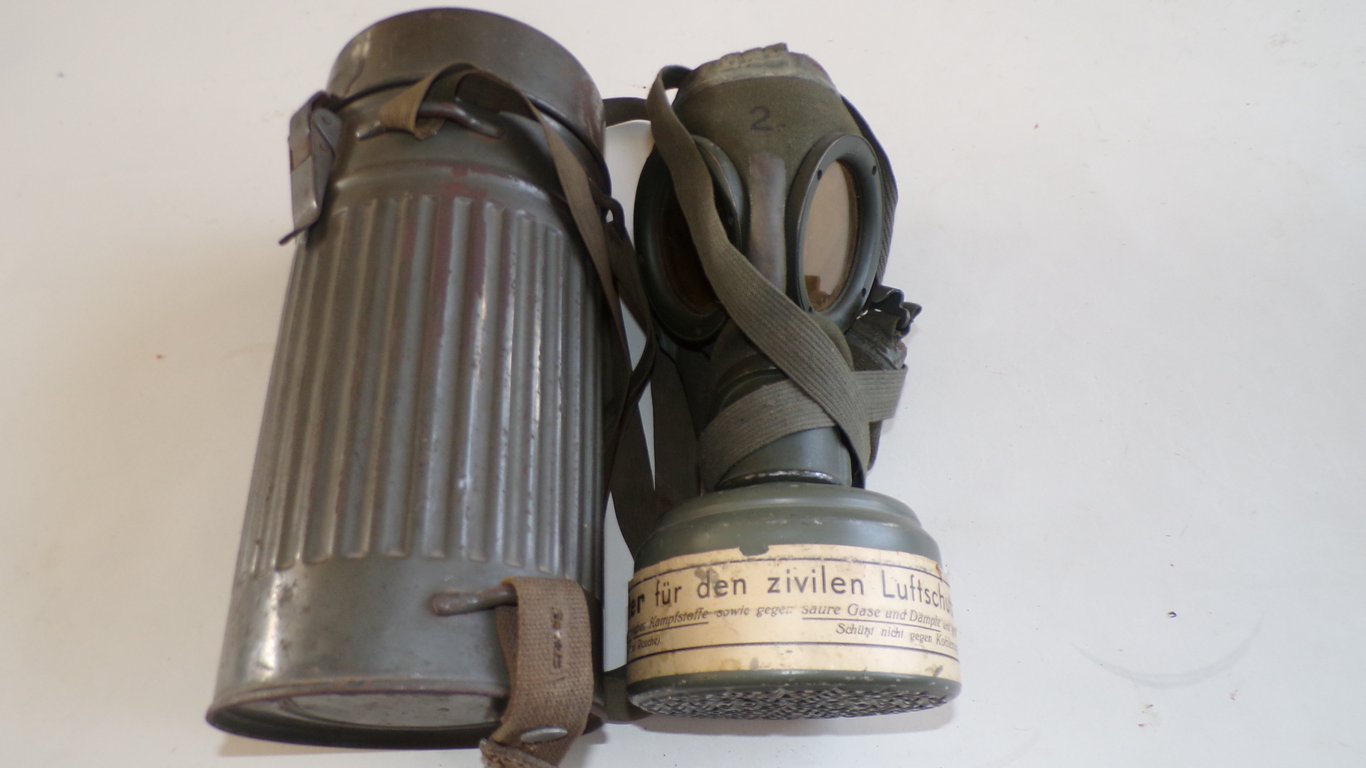 GM38 Auer Gas Mask (Luftschutz Issue)
