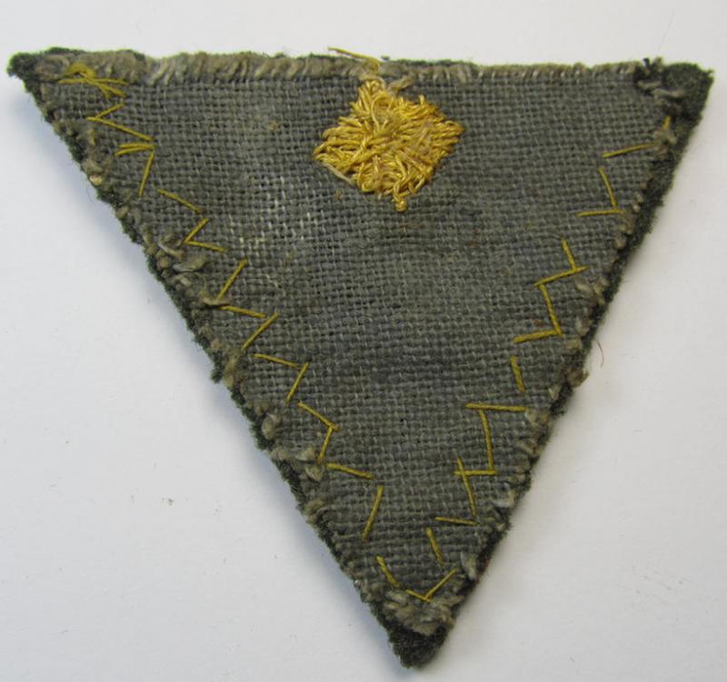 WH (Kriegsmarine ie. 'Küstenartillerie') rank-chevron (ie. 'Gefreitenwinkel') as was intended for an: 'Obergefreiter' as was intended for usage on the various field-grey-coloured, naval: 'Küstenartillerie'-tunics