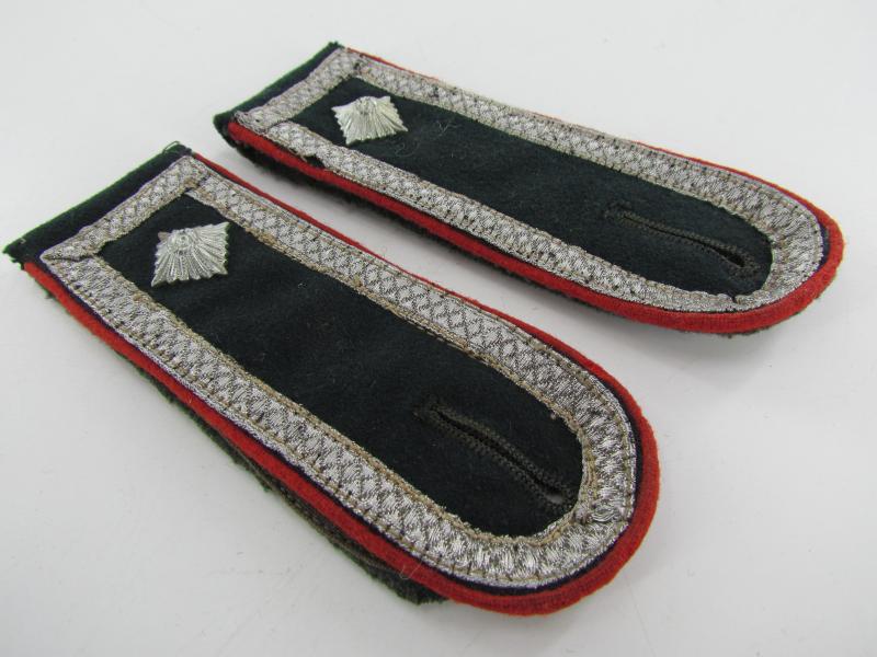 Wehrmacht M36 army (Heer) artillery shoulder boards for a Feldwebel