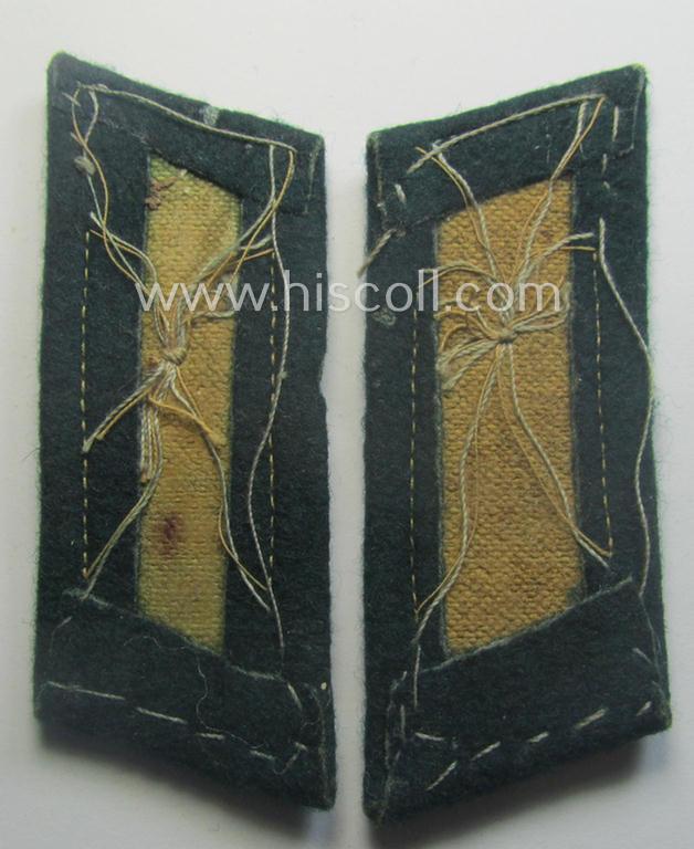 Fully matching pair of pre- (ie. early-war-) period WH (Heeres) 'M36' (ie. 'M40'-) type collar-patches (ie. 'Einheitskragenspiegel') as piped in bright-red-coloured branchcolour as intended for usage by a: 'Soldat der (Sturm-)Artillerie-Trpn....