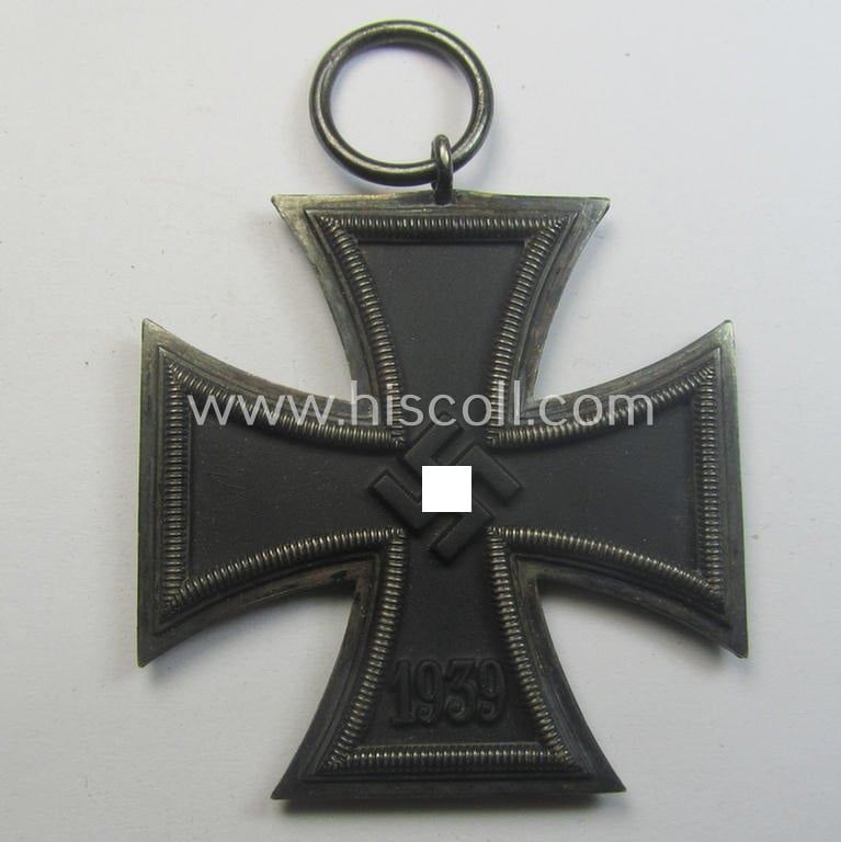 'Eisernes Kreuz II. Klasse' being a (typical) non-maker-marked example by a (by me) unidentified maker (ie. 'Hersteller')