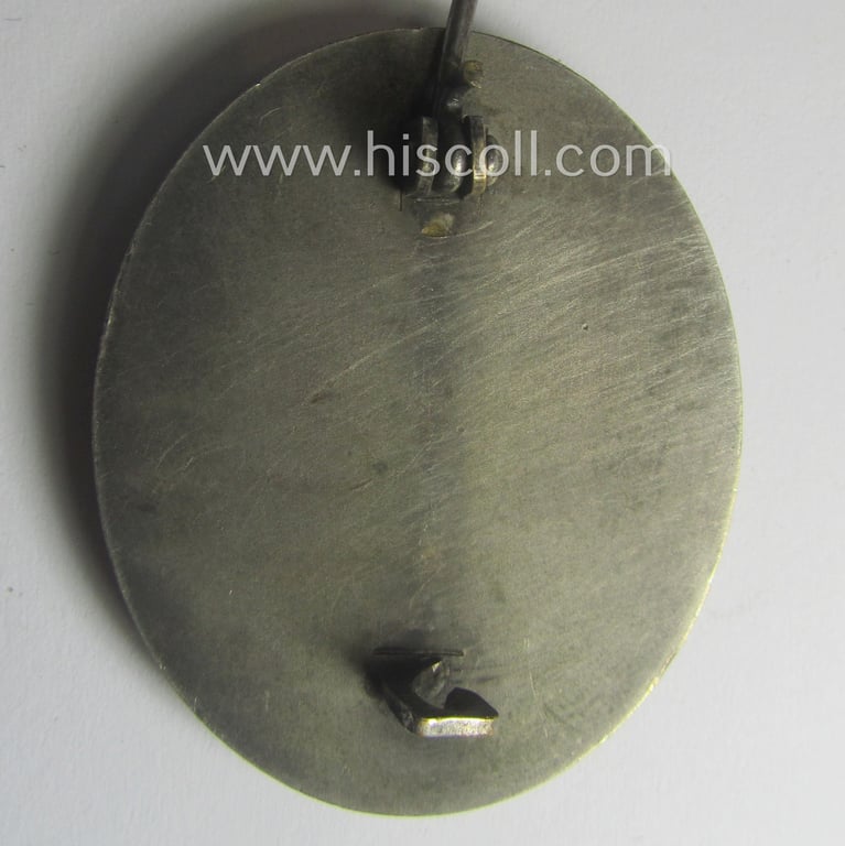 'Short-pin'-variant 'Verwundeten-Abzeichen in Silber' (being a typical non-marked- and/or 'Buntmetall'-based example)