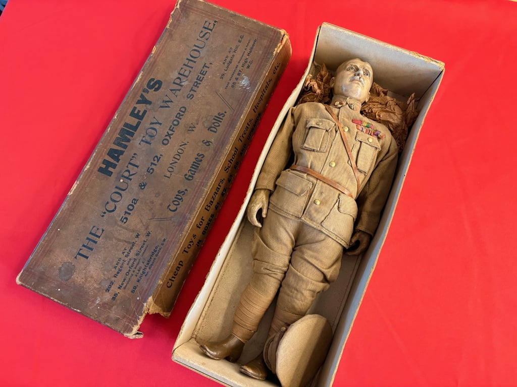 RARE HAMLEYS LORD KITCHENER PROPAGANDA TOY DOLL & BOX 1914-18.