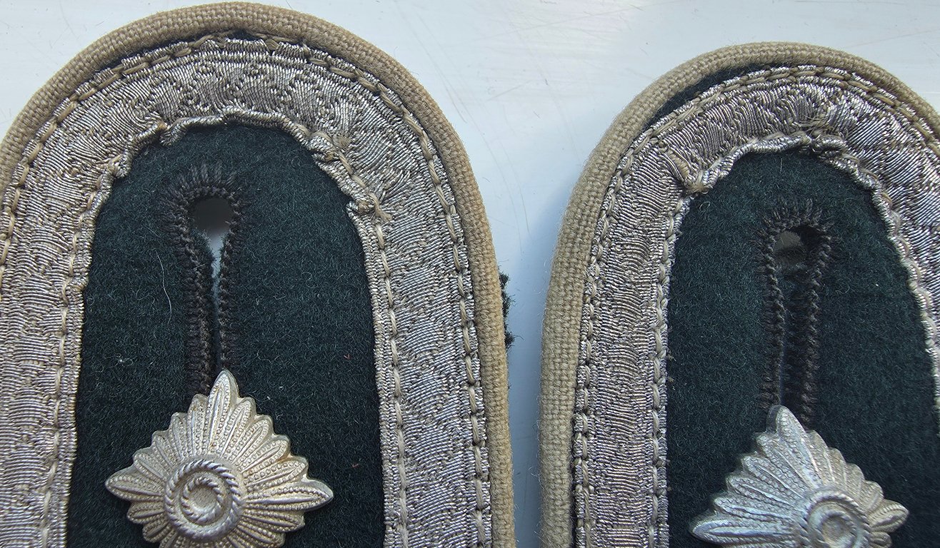 WH M36 GD Infantry NCO shoulder straps