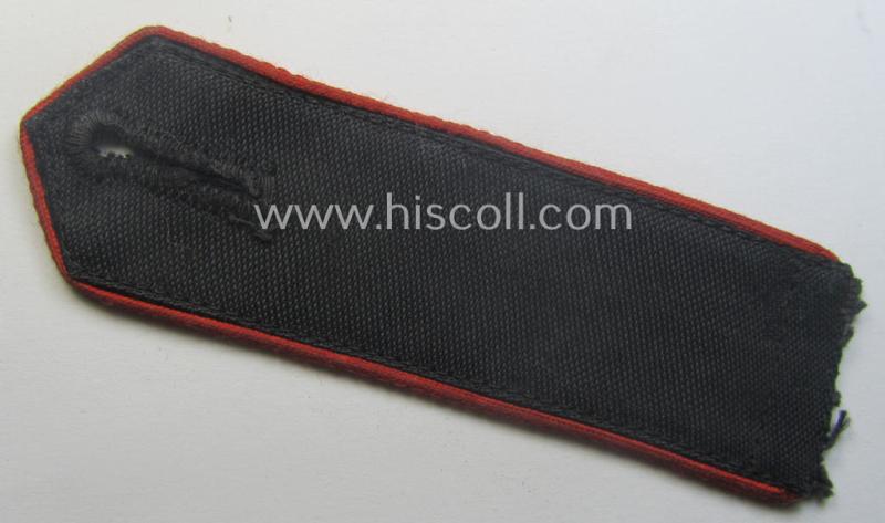 Superb - single but nevertheless rarely found! - bright-red-piped and neatly 'cyphered': 'Allgemeine' HJ ('Hitlerjugend') shoulderstrap as was intended for - and worn by! - a: 'Hitlerjunge' serving within the: 'RFS' (or: 'Reichsfinanzschul...