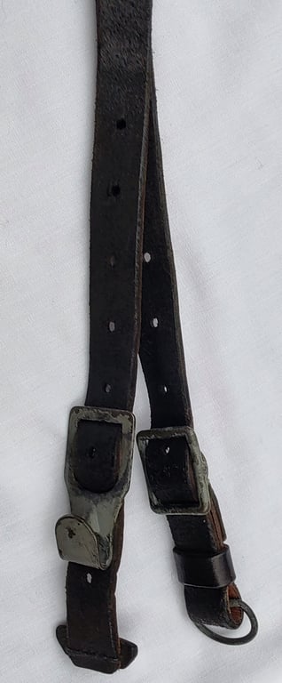 Reproduction 'Y' straps fro reenacting