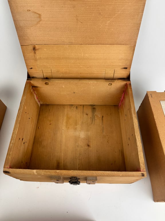 Late war Ammo box inclusive 3 carton boxes