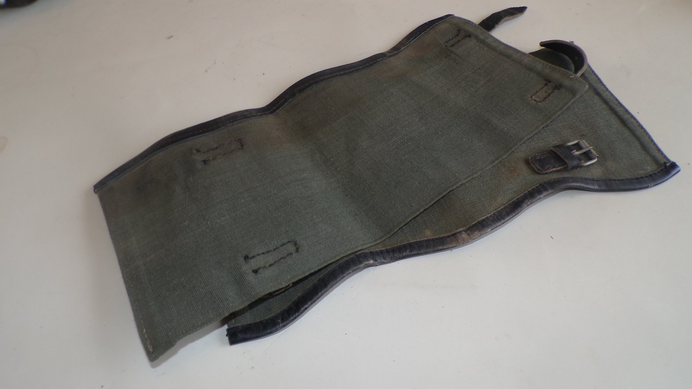 Matching Pair of Combat Gaiters (Gamaschen 1943)