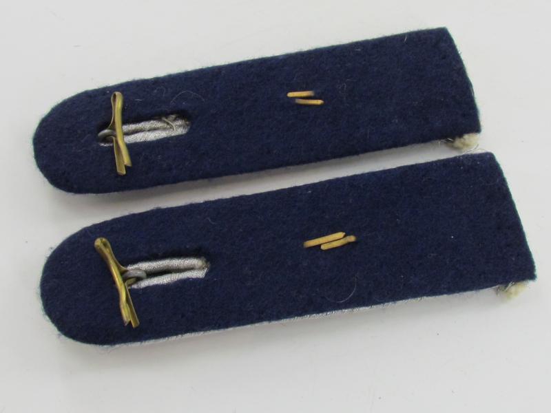Luftwaffe  leutnant medical shoulder boards