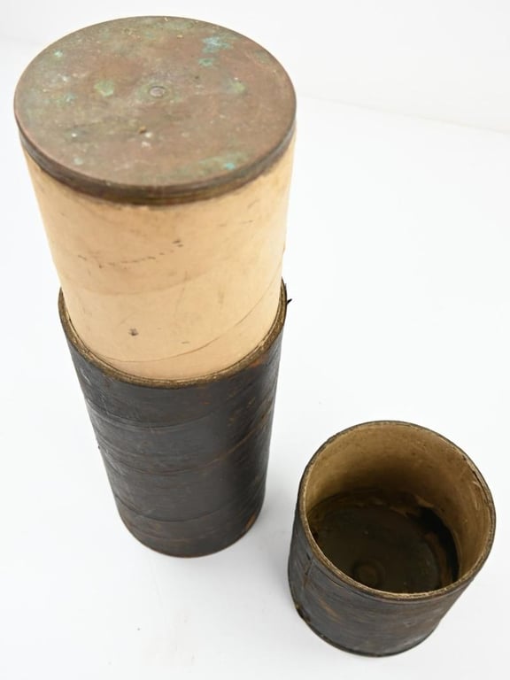 US WW2 105mm M105 Shell & Cartridge