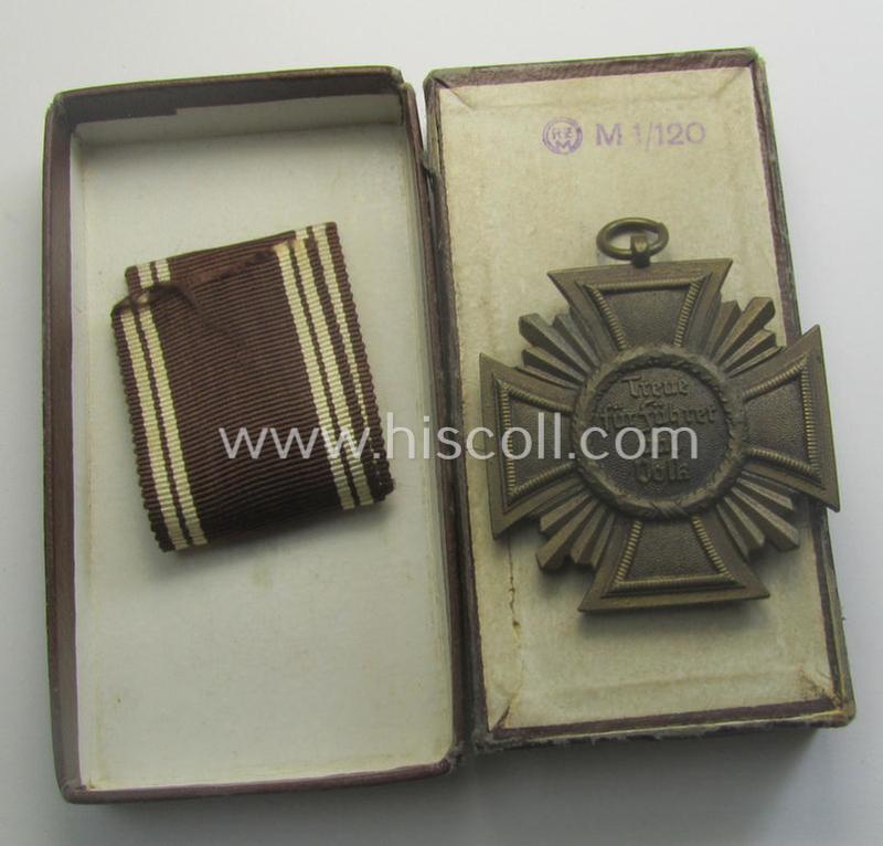 'N.S.D.A.P. D.A. in Bronze' (ie. '3. Stufe für 10 Jahre t. D.') being a non-maker-marked- (and/or 'regular-weight') example that comes stored in its typical two-pieced 'RzM M1/120'-marked etui