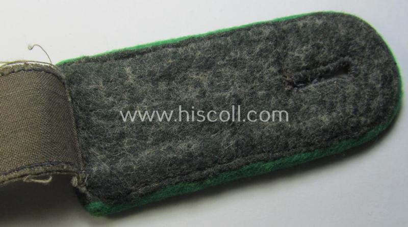 Neat - regrettably single but nevertheless scarcely found! - WH (Luftwaffe) enlisted-mens'-type shoulderstrap as piped in the typical green- (ie. 'grüner'-) coloured branchcolour as was intended for a: 'Soldat der Luftwaffe-Felddivisionen'