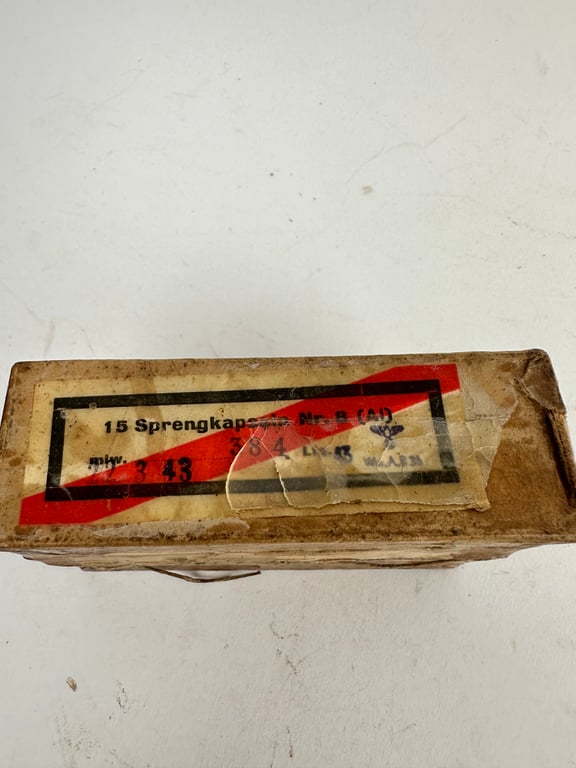 BOX 15 SPRENGKAPSELN