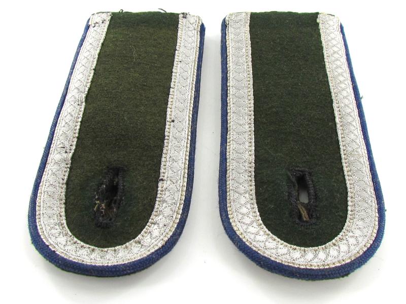 Wehrmacht ( Heer ) M36 medical or Sanitäter nco or Unteroffizier shoulder boards