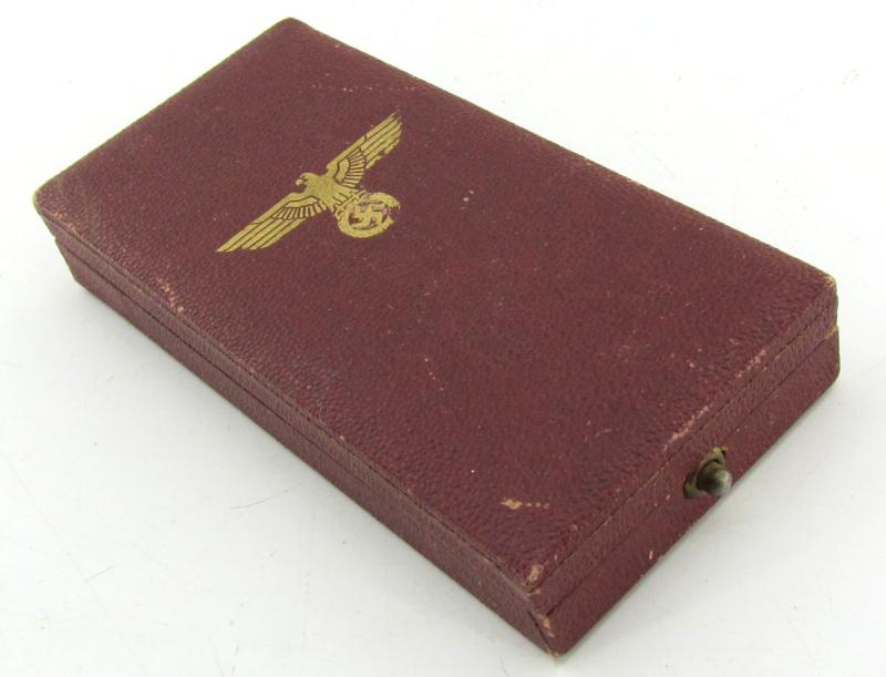 Sudetenland annexation medal  1938 ( Anschluss Medal ) with Case