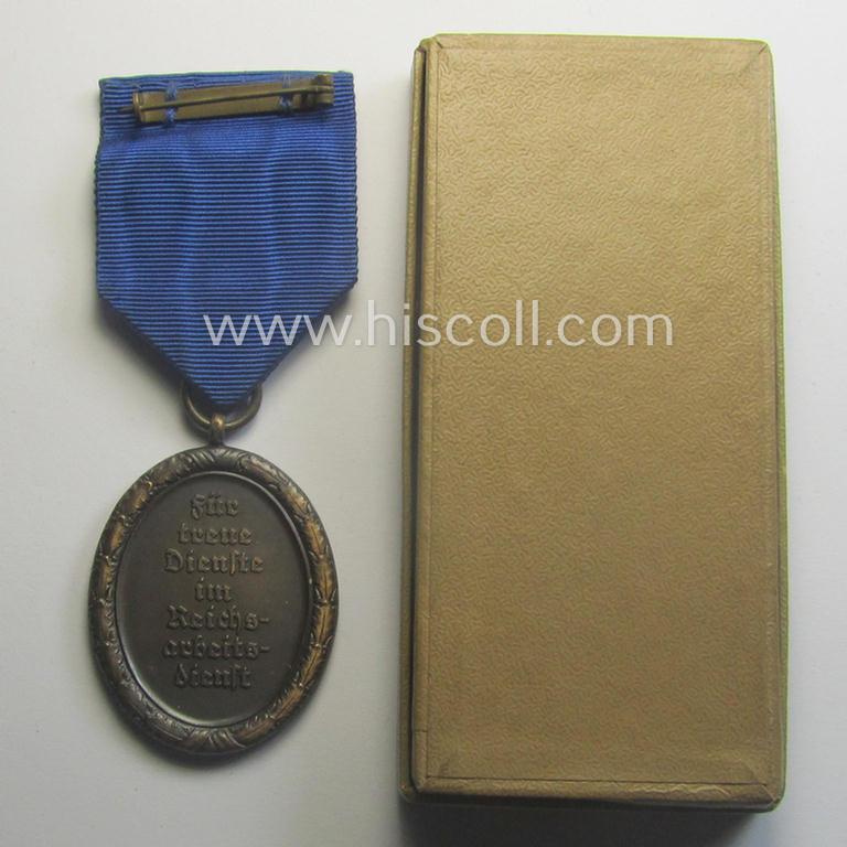 RAD (ie.'Reichsarbeitsdienst') so-called: 'Dienstauszeichnung 4. Stufe für Männer' (as was intended for 4 years loyal-service) that comes stored in its (scarcely seen and equally very nicely preserved!) light-brown-coloured box ie. etui