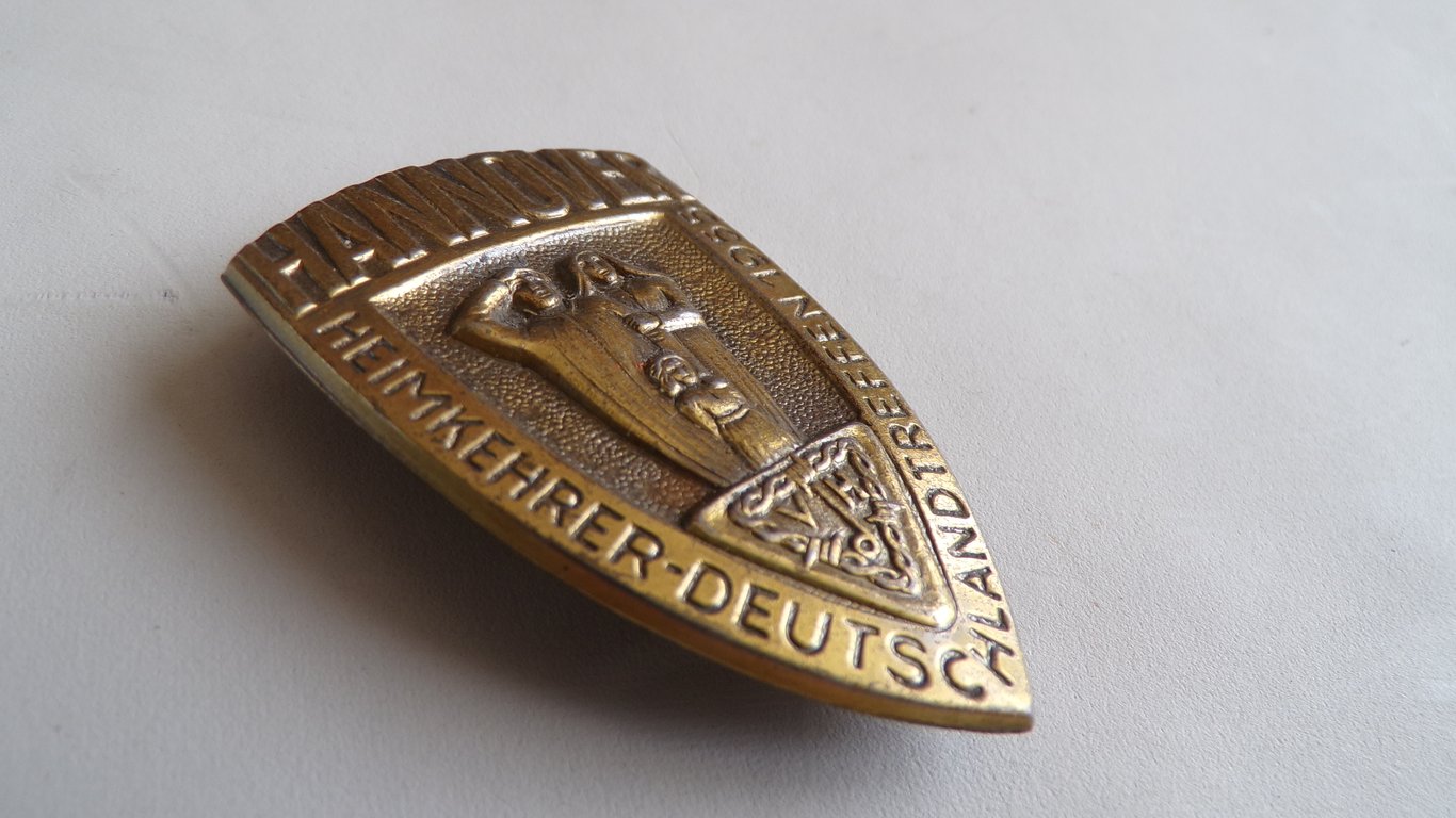 1955 Hannover Heimkehrer-Deutschlandtreffen Badge