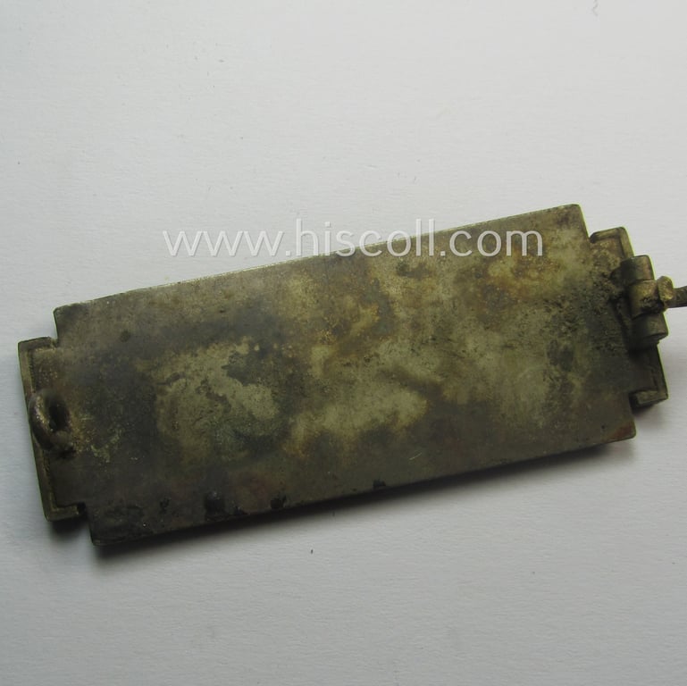 Attractive - early TR-period and actually quite rarely encountered! - silver-toned, so-called: 'Baden, Ehrenzeichen für 25-jährige Dienstleistung bei der Freiwilligen Feuerwehr (des 3. Modell)' that comes as recently found