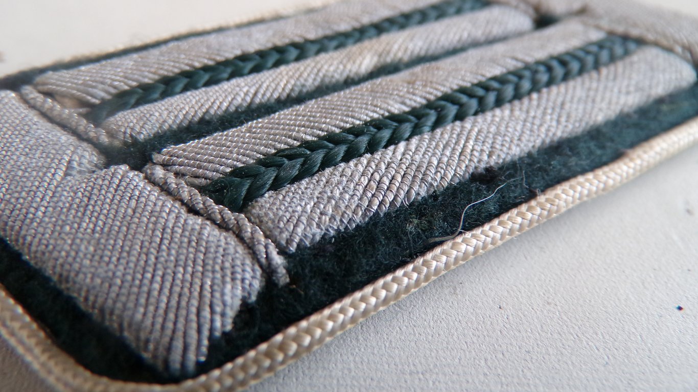 (HV) Officer’s Collar Tabs