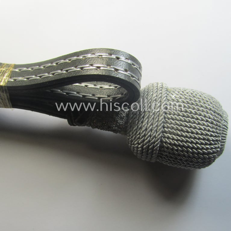 Darker-green- and silver-coloured, WH (Heeres) officers'-type sword-knot (ie. 'Portepee' ie. 'Troddel') as was used for the various WH-parade-swords that comes in a 'virtually mint' condition